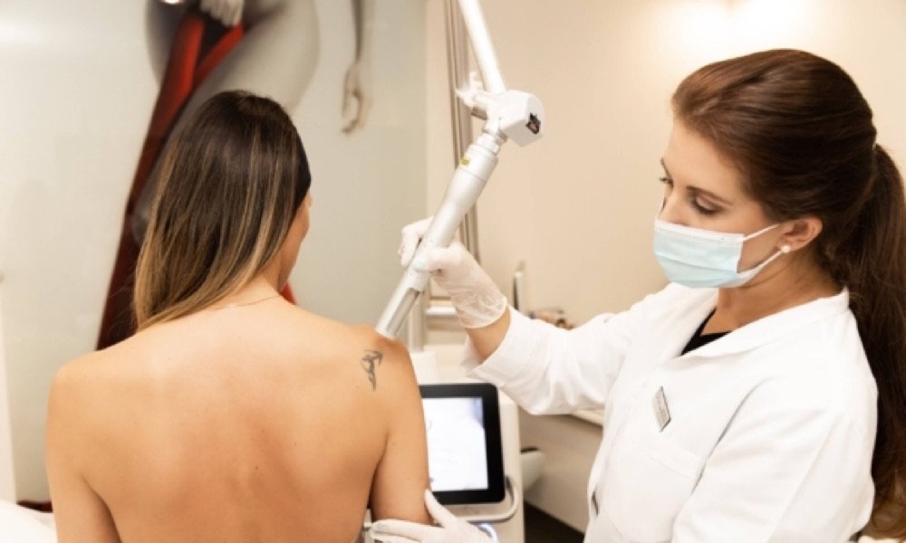 Tatuiruočių, permanentinio makiažo šalinimas lazeriu